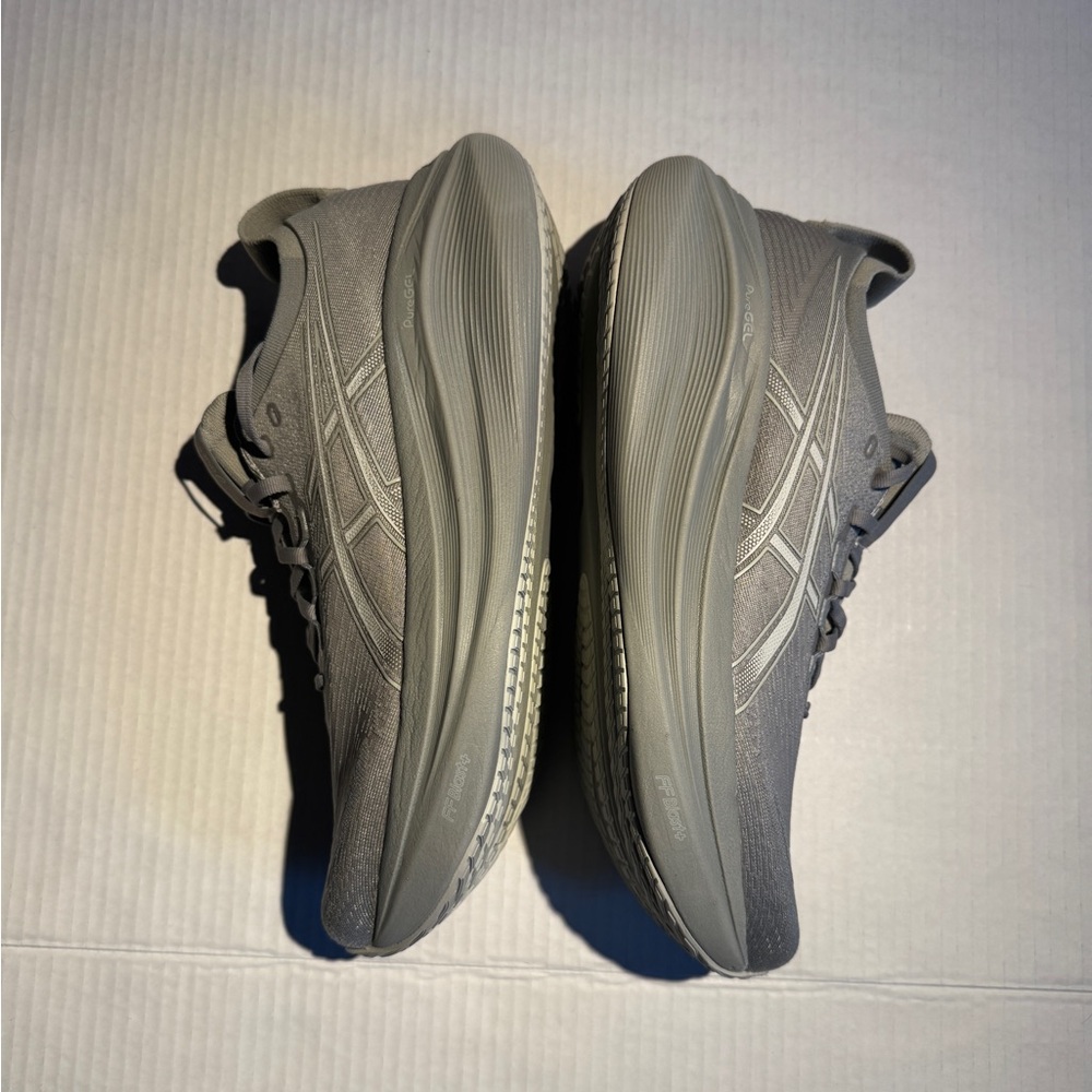 ASICS Gel-Nimbus 27 men size 10 like NEW